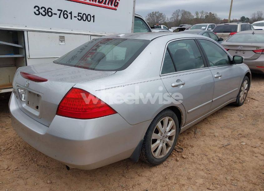 Photo 4 of 2007 Honda Accord 3.0 EX (VIN 1HGCM66517A059698)