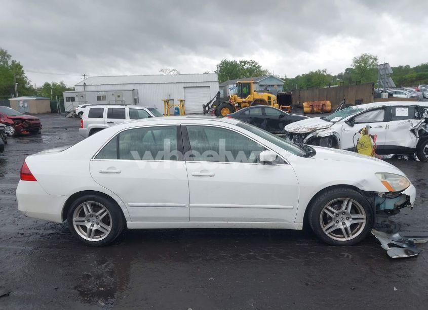 Photo 13 of 2007 Honda Accord 3.0 EX (VIN 1HGCM66517A062522)