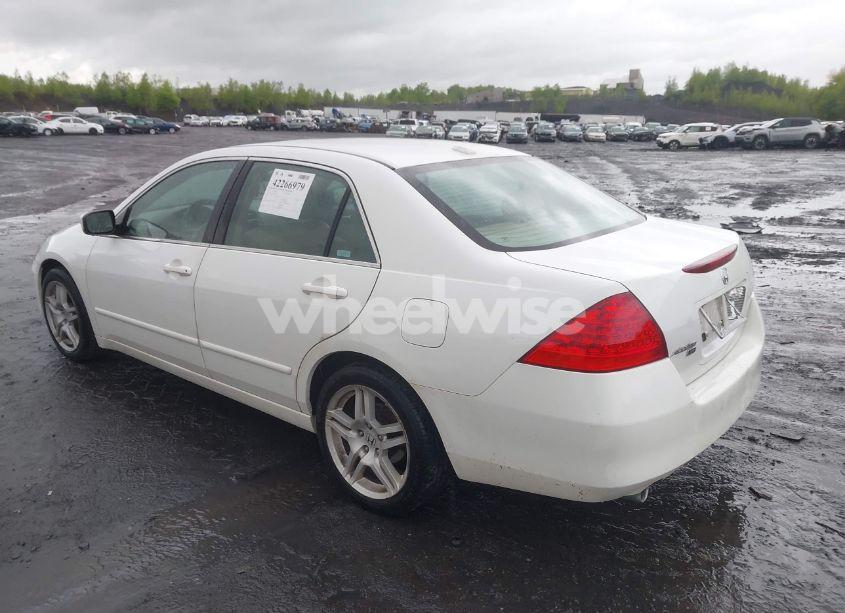 Photo 3 of 2007 Honda Accord 3.0 EX (VIN 1HGCM66517A062522)