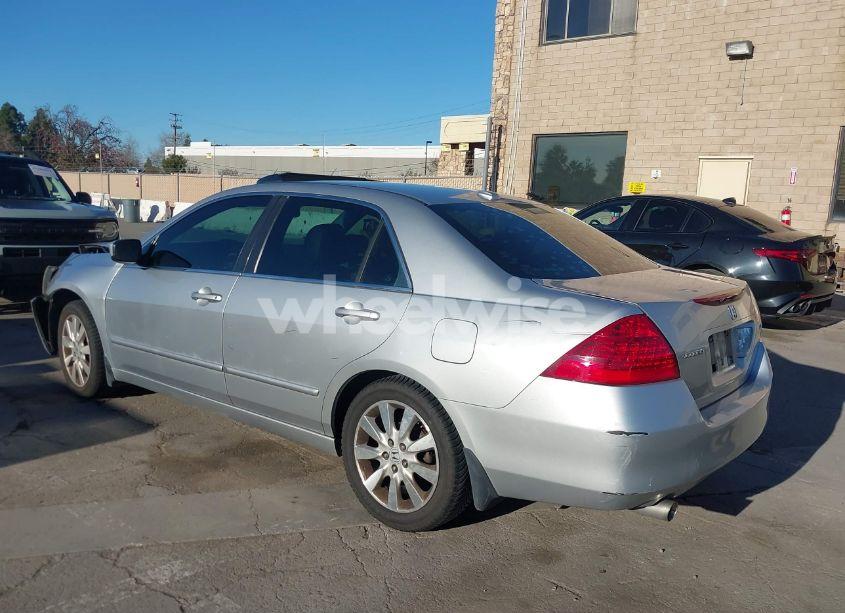 Photo 3 of 2007 Honda Accord 3.0 EX (VIN 1HGCM66517A064822)