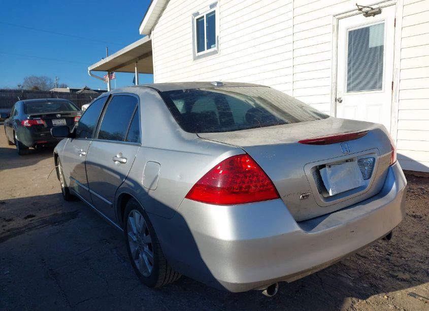 Photo 3 of 2007 Honda Accord 3.0 EX (VIN 1HGCM66517A072709)