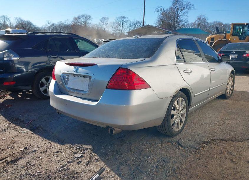 Photo 4 of 2007 Honda Accord 3.0 EX (VIN 1HGCM66517A072709)