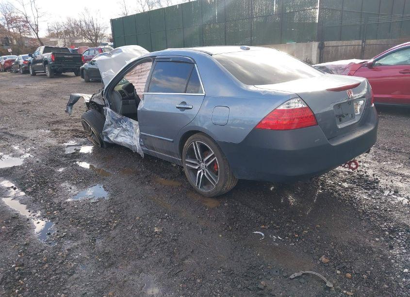 Photo 3 of 2007 Honda Accord 3.0 EX (VIN 1HGCM66517A075917)