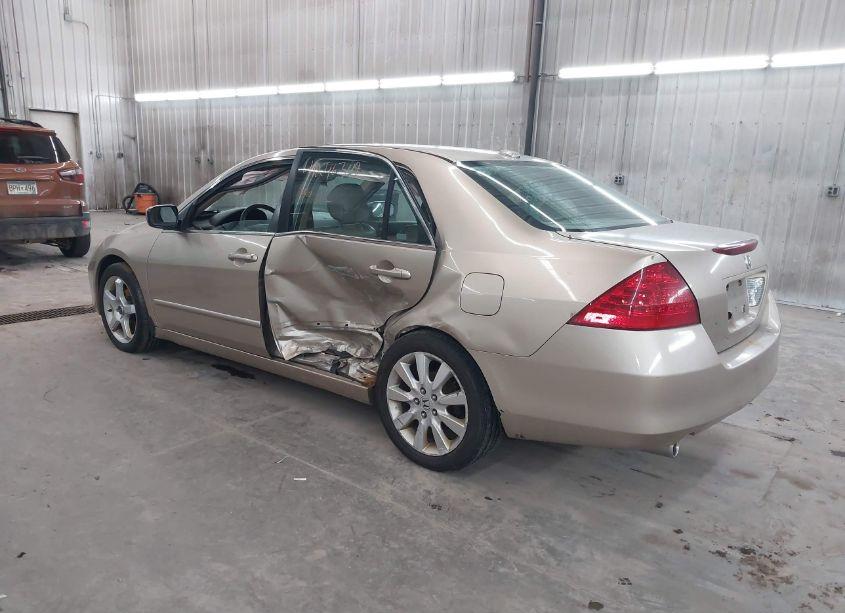 Photo 3 of 2007 Honda Accord 3.0 EX (VIN 1HGCM66517A078445)