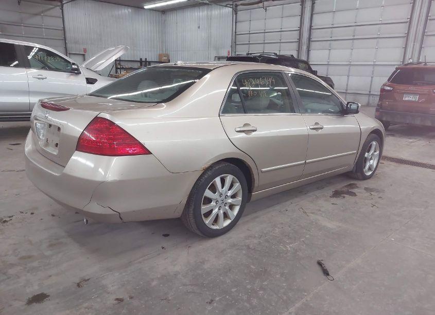 Photo 4 of 2007 Honda Accord 3.0 EX (VIN 1HGCM66517A078445)