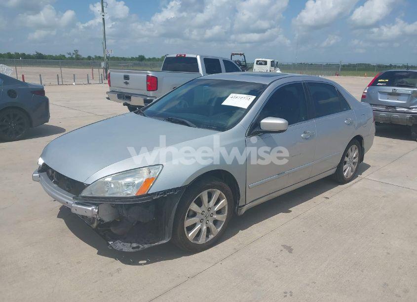 Photo 2 of 2007 Honda Accord 3.0 EX (VIN 1HGCM66517A098243)