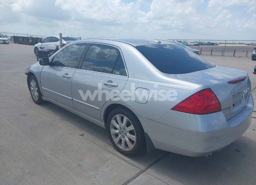 Photo 3 of 2007 Honda Accord 3.0 EX (VIN 1HGCM66517A098243)