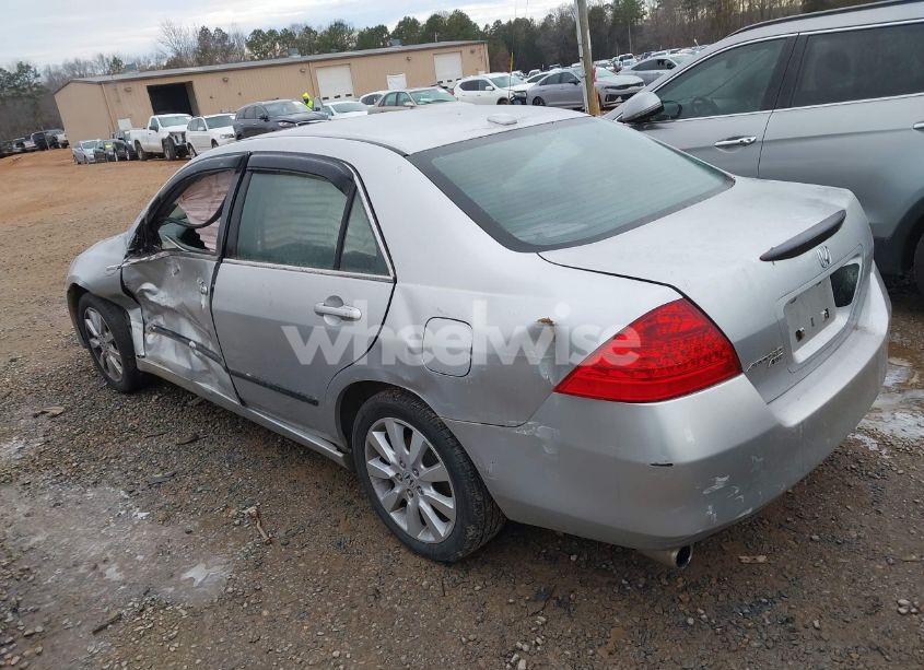 Photo 3 of 2007 Honda Accord 3.0 EX (VIN 1HGCM66517A101979)
