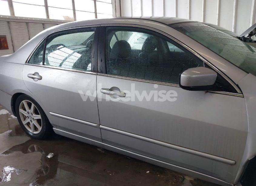 Photo 13 of 2003 Honda Accord 3.0 EX (VIN 1HGCM66523A021844)