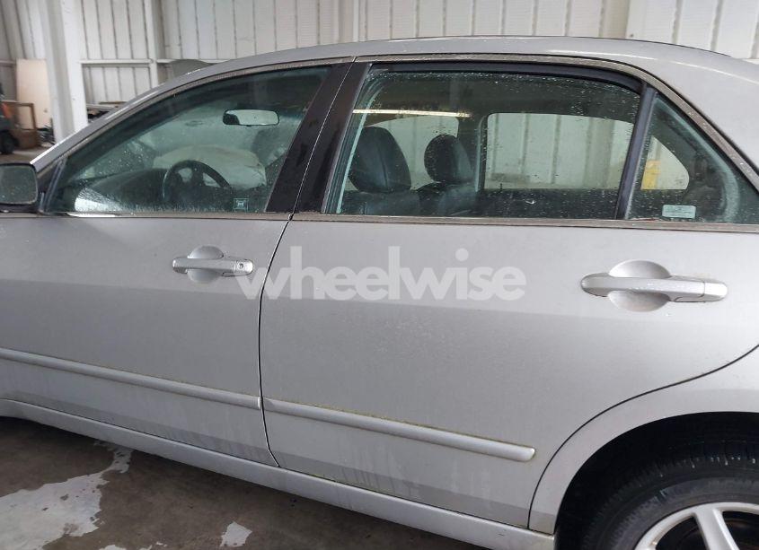 Photo 14 of 2003 Honda Accord 3.0 EX (VIN 1HGCM66523A021844)