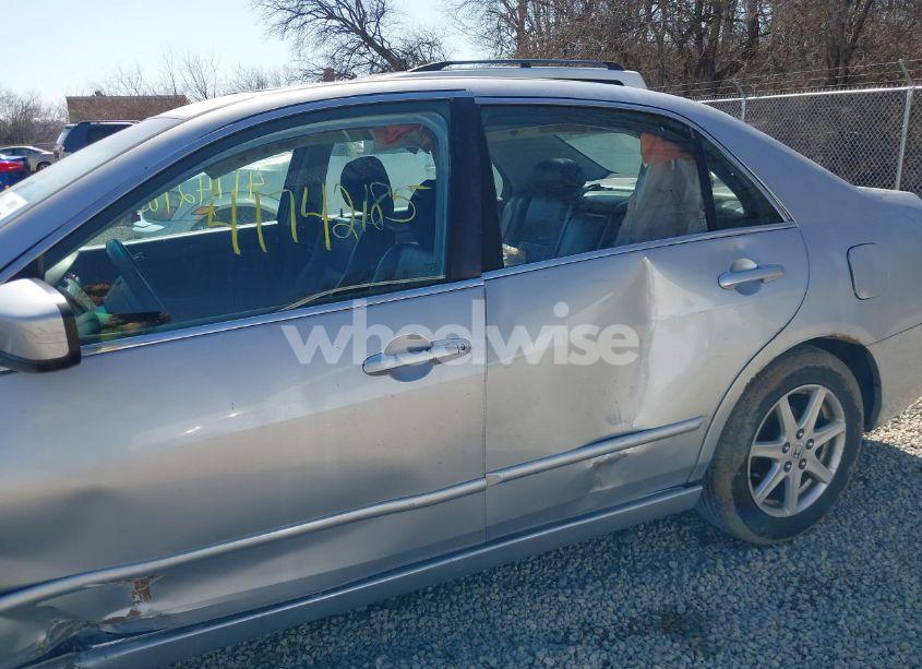 Photo 13 of 2003 Honda Accord 3.0 EX (VIN 1HGCM66523A031323)