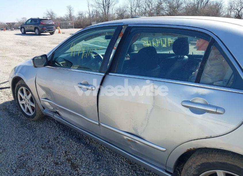 Photo 14 of 2003 Honda Accord 3.0 EX (VIN 1HGCM66523A031323)