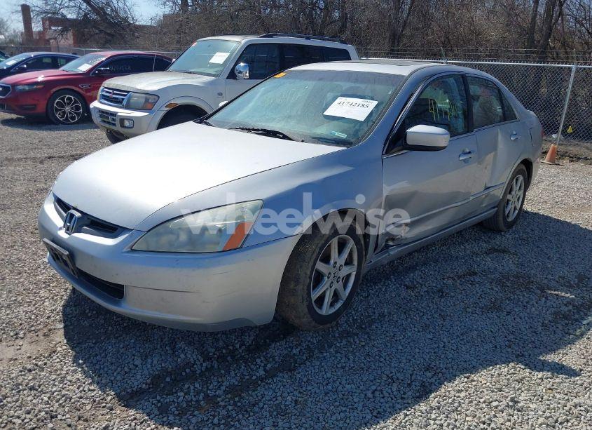 Photo 2 of 2003 Honda Accord 3.0 EX (VIN 1HGCM66523A031323)