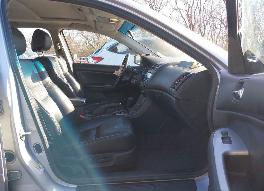 Photo 5 of 2005 Honda Accord 3.0 EX (VIN 1HGCM66525A012693)