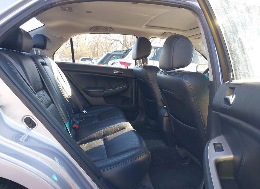 Photo 8 of 2005 Honda Accord 3.0 EX (VIN 1HGCM66525A012693)