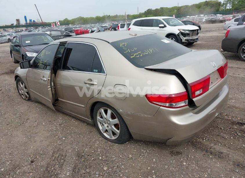 Photo 3 of 2005 Honda Accord 3.0 EX (VIN 1HGCM66525A018851)