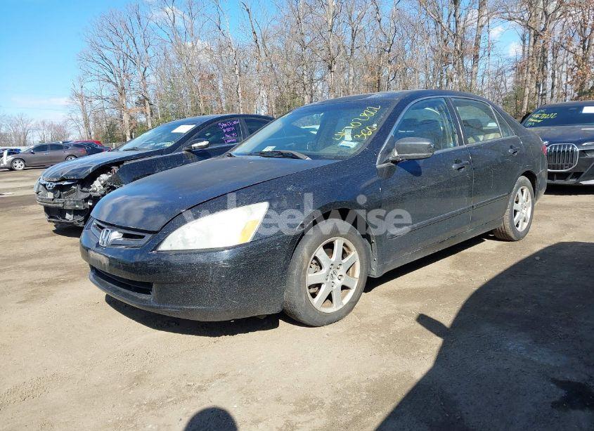 Photo 2 of 2005 Honda Accord 3.0 EX (VIN 1HGCM66525A033057)
