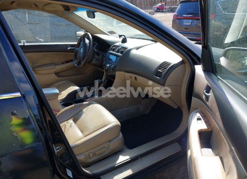 Photo 5 of 2005 Honda Accord 3.0 EX (VIN 1HGCM66525A033057)