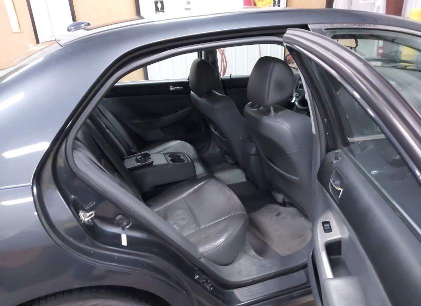 Photo 8 of 2005 Honda Accord 3.0 EX (VIN 1HGCM66525A036959)