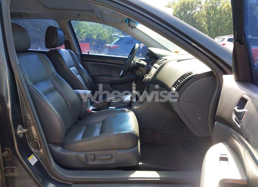 Photo 5 of 2005 Honda Accord 3.0 EX (VIN 1HGCM66525A038212)