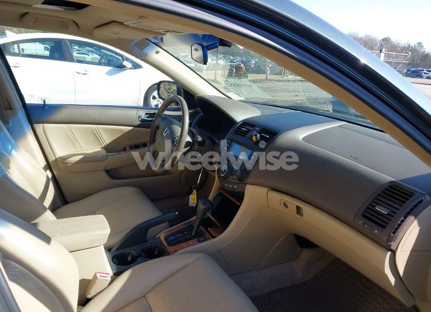 Photo 5 of 2005 Honda Accord 3.0 EX (VIN 1HGCM66525A040428)