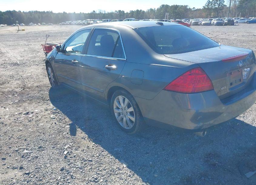 Photo 3 of 2006 Honda Accord 3.0 EX (VIN 1HGCM66526A071485)