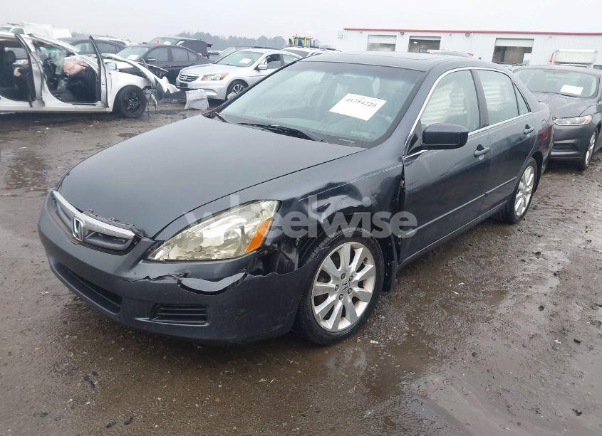 Photo 2 of 2007 Honda Accord 3.0 EX (VIN 1HGCM66527A011403)