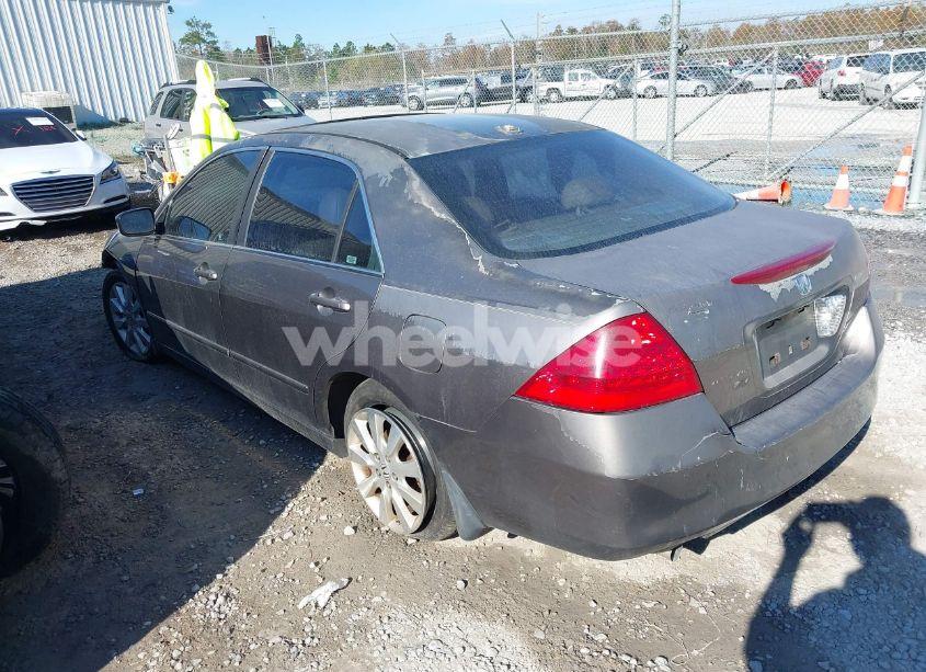Photo 3 of 2007 Honda Accord 3.0 EX (VIN 1HGCM66527A012535)