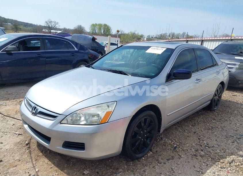 Photo 2 of 2007 Honda Accord 3.0 EX (VIN 1HGCM66527A028279)