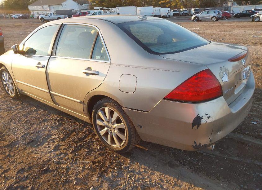 Photo 3 of 2007 Honda Accord 3.0 EX (VIN 1HGCM66527A037869)