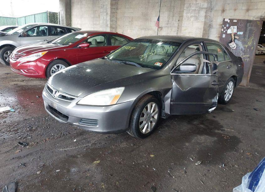 Photo 2 of 2007 Honda Accord 3.0 EX (VIN 1HGCM66527A077207)