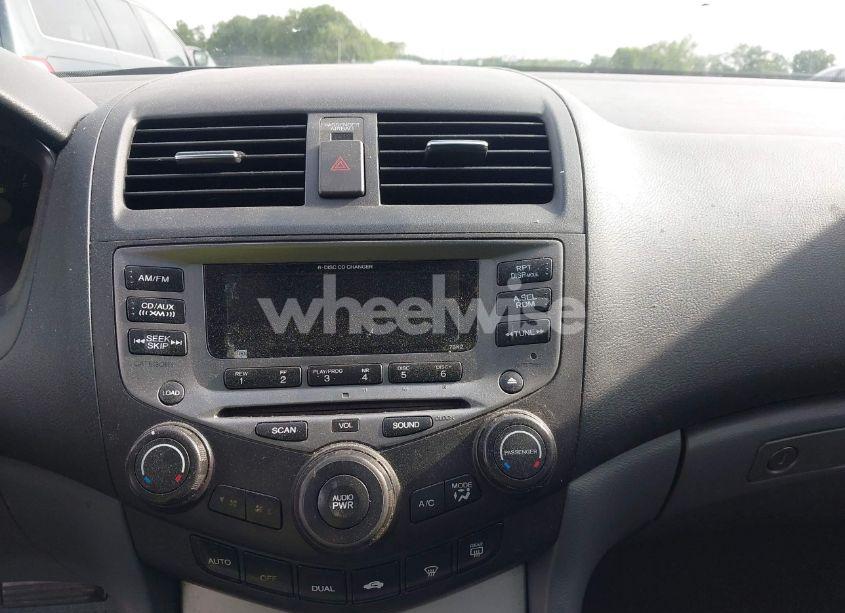 Photo 18 of 2007 Honda Accord 3.0 EX (VIN 1HGCM66527A093519)