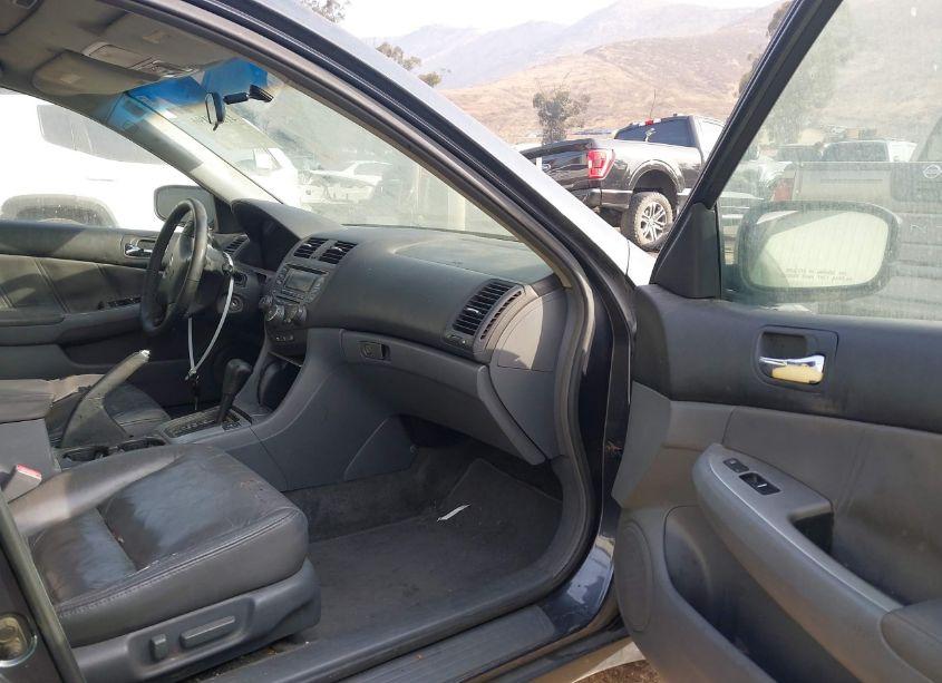 Photo 5 of 2003 Honda Accord 3.0 EX (VIN 1HGCM66533A054562)