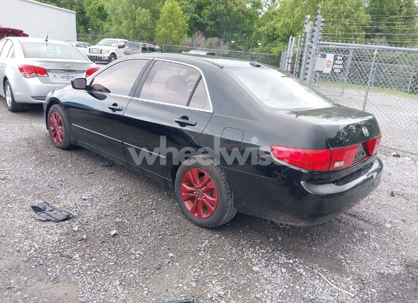 Photo 3 of 2005 Honda Accord 3.0 EX (VIN 1HGCM66535A009043)