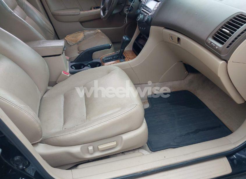 Photo 5 of 2005 Honda Accord 3.0 EX (VIN 1HGCM66535A009043)