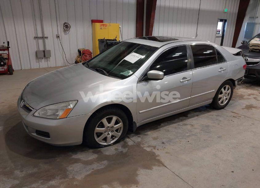 Photo 2 of 2005 Honda Accord 3.0 EX (VIN 1HGCM66535A037120)