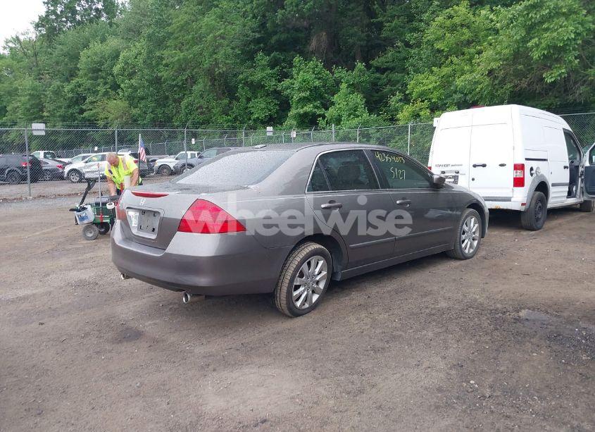 Photo 4 of 2006 Honda Accord 3.0 EX (VIN 1HGCM66536A008072)