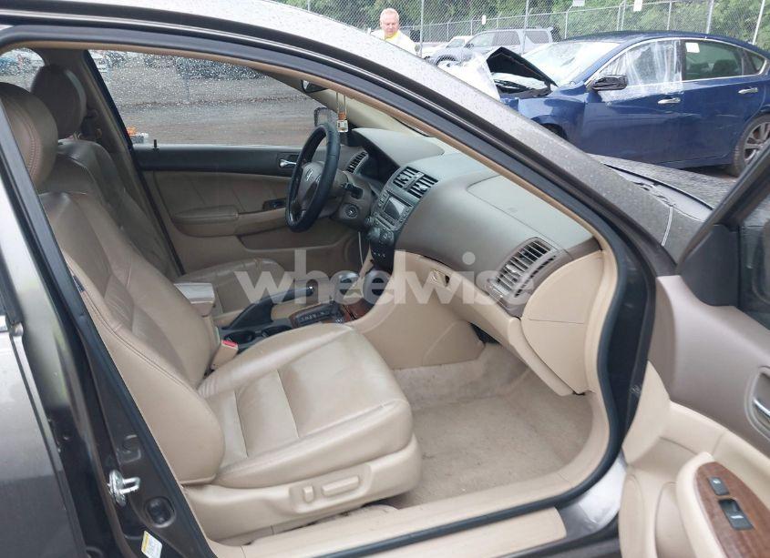 Photo 5 of 2006 Honda Accord 3.0 EX (VIN 1HGCM66536A008072)