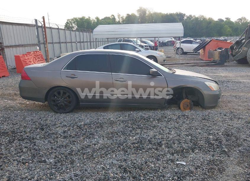 Photo 13 of 2006 Honda Accord 3.0 EX (VIN 1HGCM66536A056395)