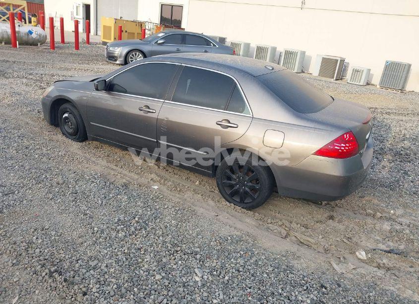 Photo 3 of 2006 Honda Accord 3.0 EX (VIN 1HGCM66536A056395)