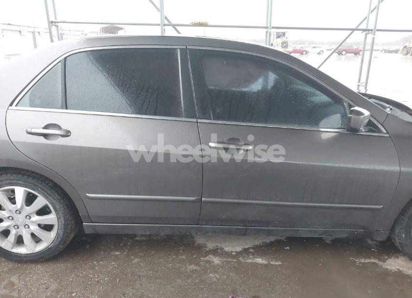 Photo 13 of 2006 Honda Accord 3.0 EX (VIN 1HGCM66536A074685)