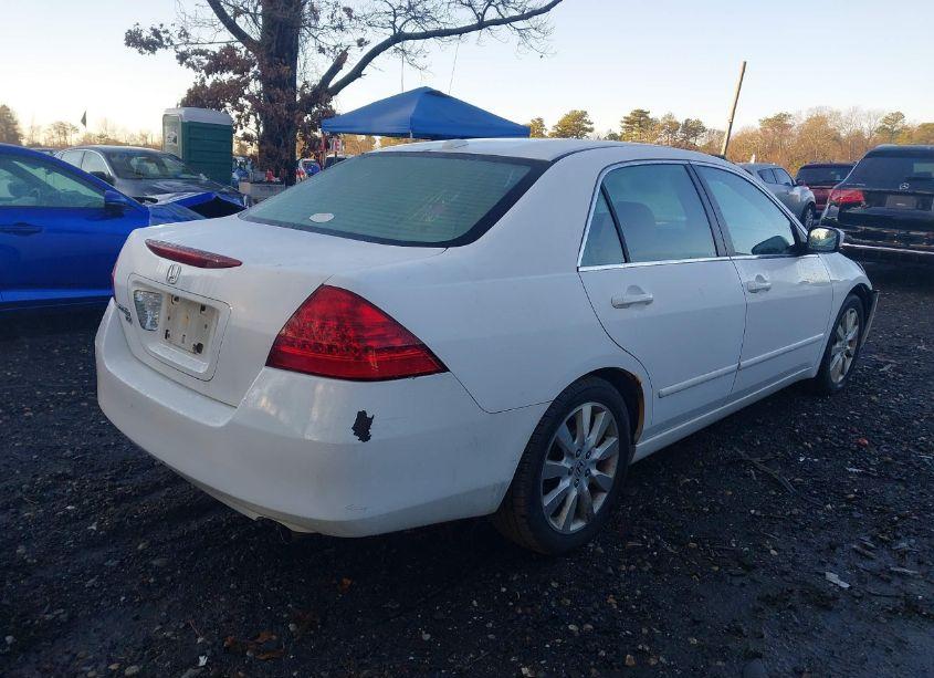 Photo 4 of 2007 Honda Accord 3.0 EX (VIN 1HGCM66537A039422)