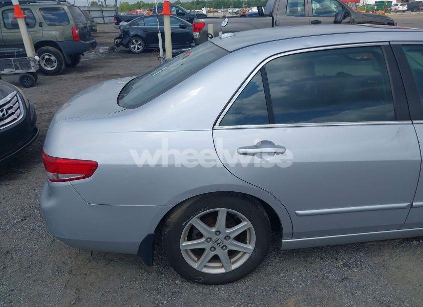 Photo 13 of 2004 Honda Accord 3.0 EX (VIN 1HGCM66544A002293)