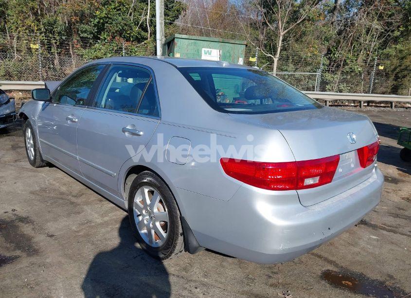 Photo 3 of 2005 Honda Accord 3.0 EX (VIN 1HGCM66545A022996)