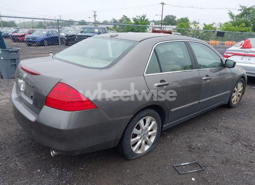 Photo 4 of 2007 Honda Accord 3.0 EX (VIN 1HGCM66547A006199)