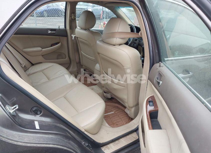 Photo 8 of 2007 Honda Accord 3.0 EX (VIN 1HGCM66547A006199)