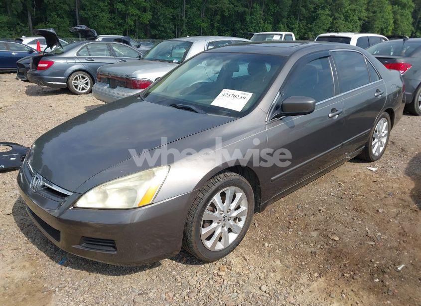 Photo 2 of 2007 Honda Accord 3.0 EX (VIN 1HGCM66547A006249)