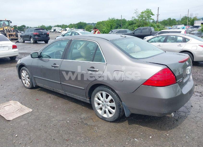 Photo 3 of 2007 Honda Accord 3.0 EX (VIN 1HGCM66547A022015)
