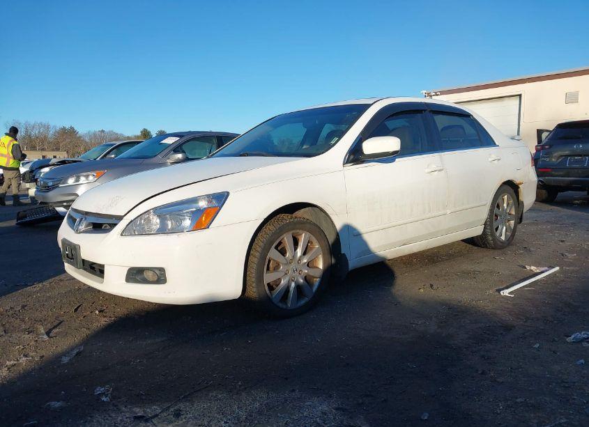Photo 2 of 2007 Honda Accord 3.0 EX (VIN 1HGCM66547A047920)