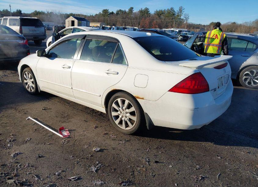 Photo 3 of 2007 Honda Accord 3.0 EX (VIN 1HGCM66547A047920)